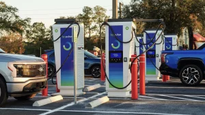 BP opens first 400-kw TA travel center location, along I-95