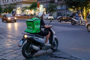 uber-eats-delivery-scooter