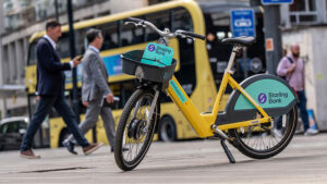Greater Manchester’s Starling Bank Bike hire scheme has expanded its fleet with the arrival of 300 new electric bikes, making half of the city-region’s hire bikes now electric.