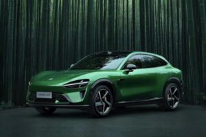 Xiaomi-YU7-SUV-front-view