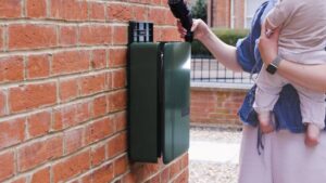 andersen home charger illustrating tie-up with intelligent octopus go tariff